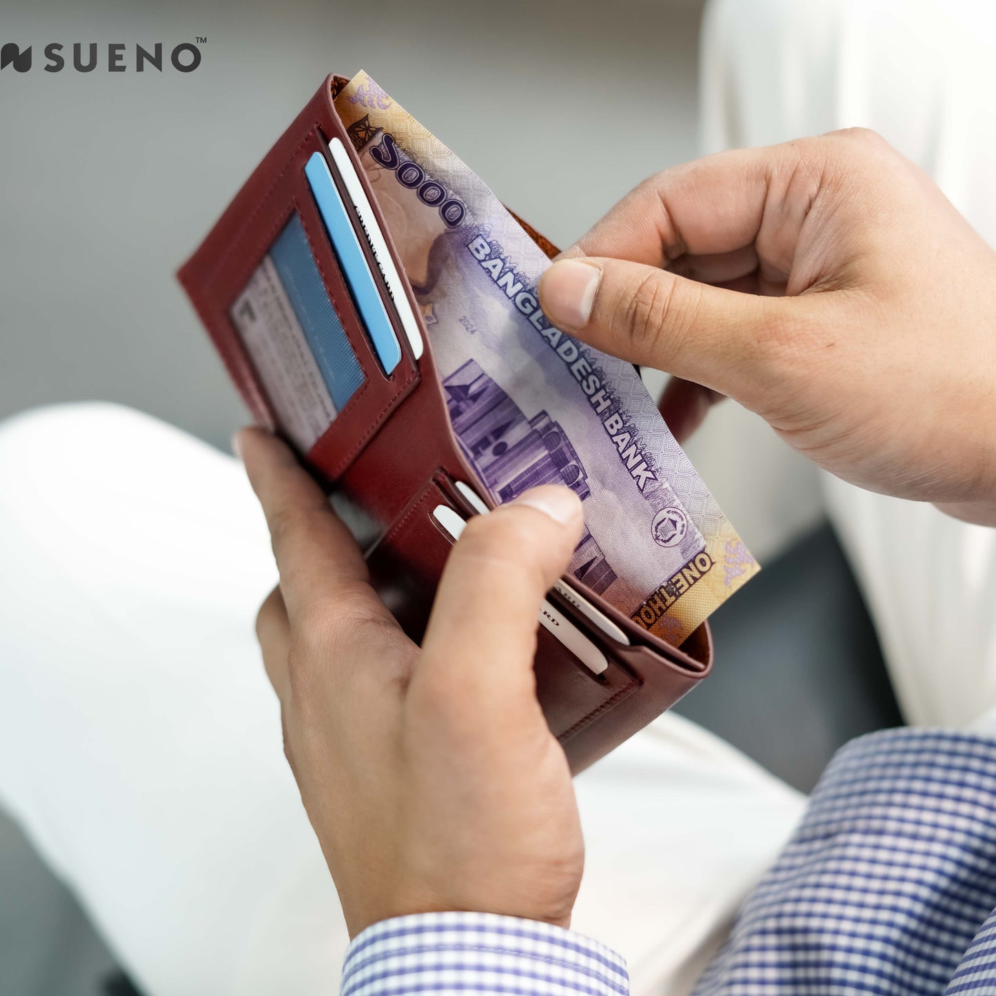 Minimalist Bi-Fold Wallet