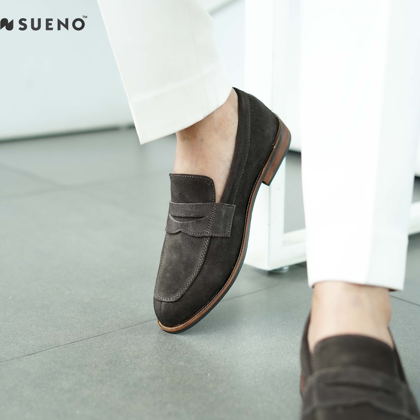 Men's Suede Penny Loafer