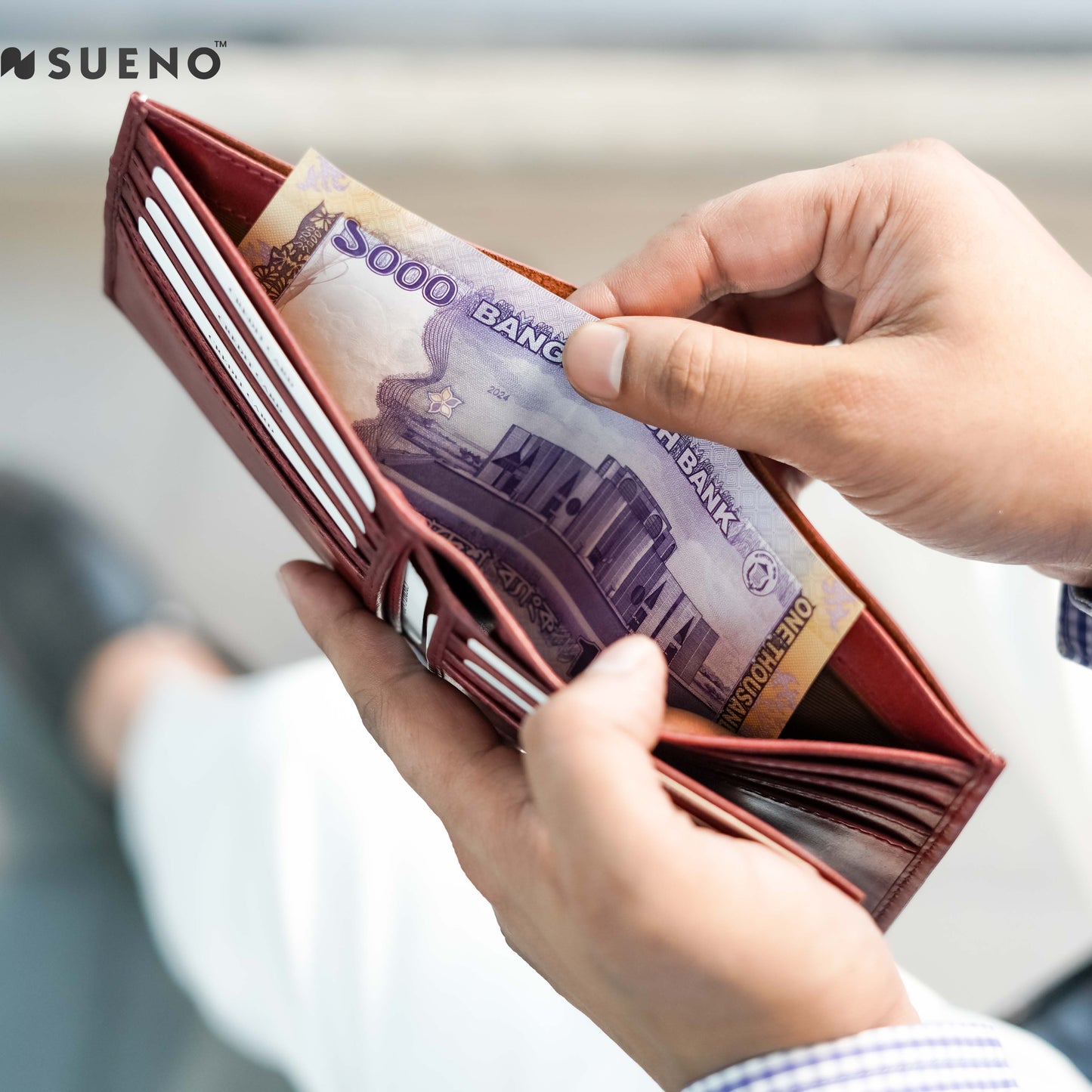 Prestige Bi-Fold Wallet with Detachable Card Holder