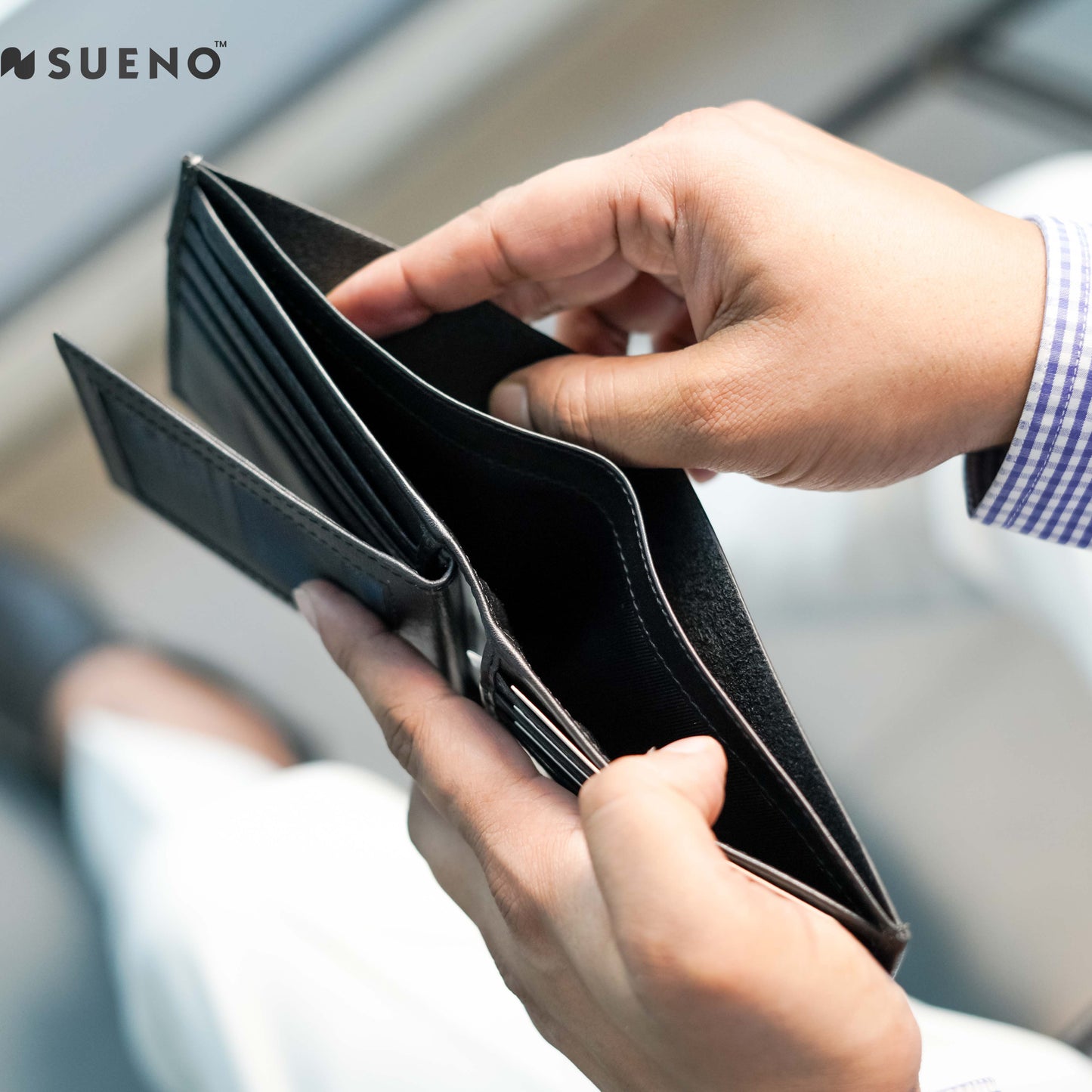 Prestige Bi-Fold Wallet with Detachable Card Holder